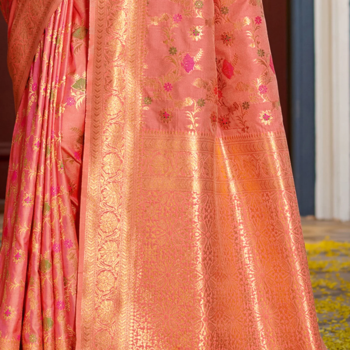 Peach Banarasi Silk Saree With Blouse Piece thumbnail 3