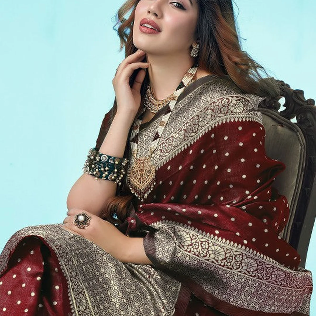 Ethnic Motifs Zari Art Silk Banarasi Saree thumbnail 2