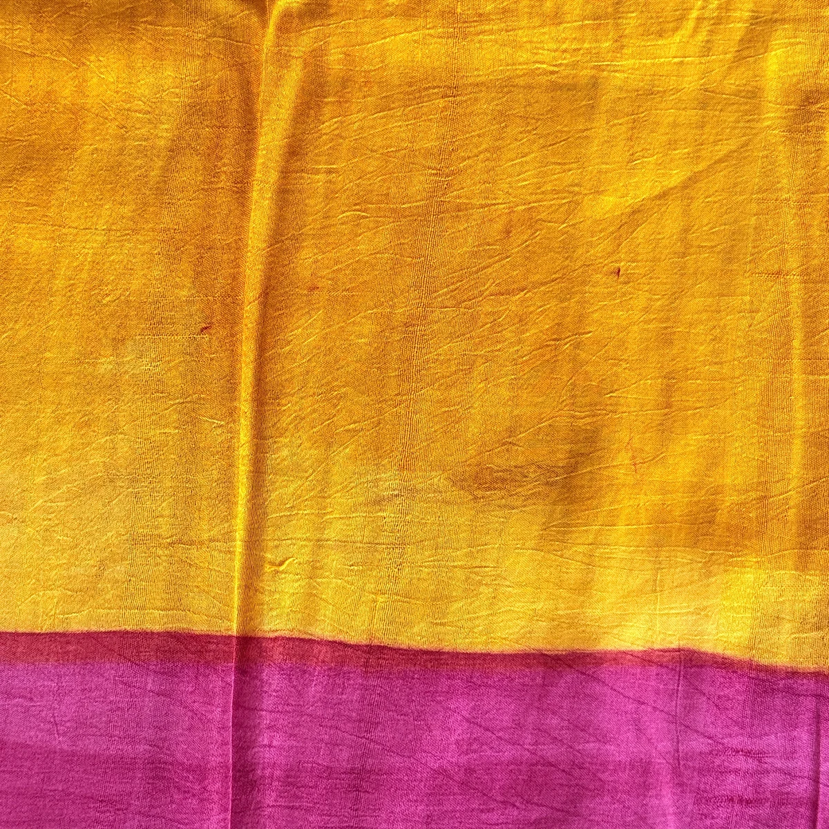 A small weaving defect Bhisnupuri silk saree thumbnail 4