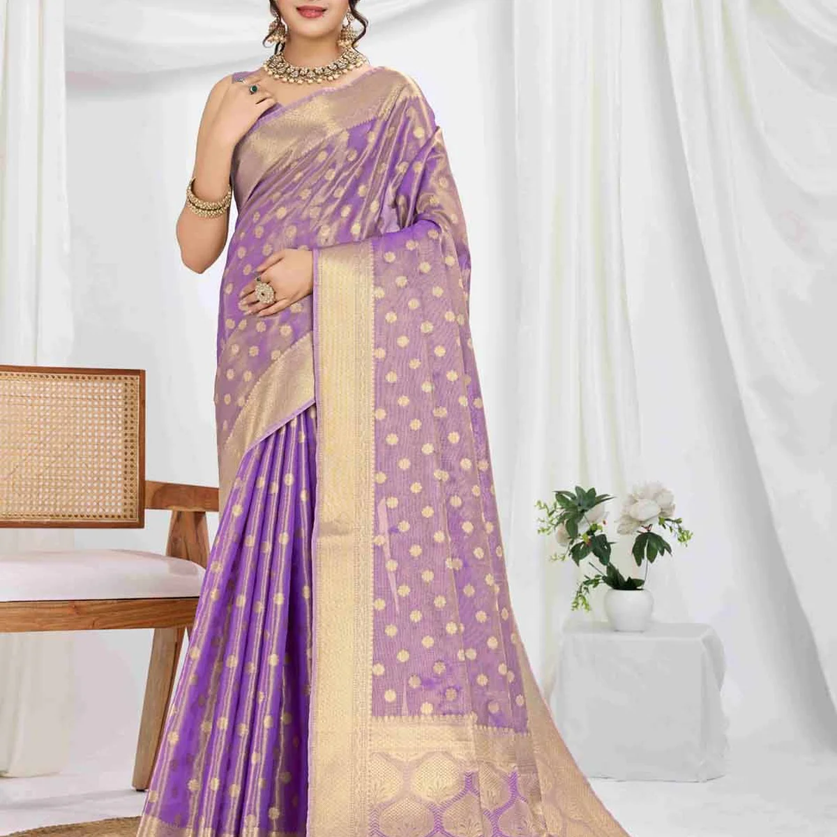 Purple Pure Tissue Silk Banarasi Saree With Brocade Blouse Piece thumbnail 2