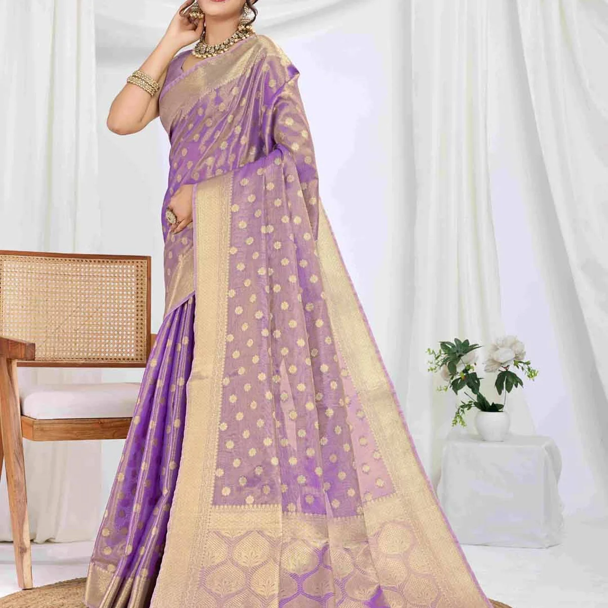 Purple Pure Tissue Silk Banarasi Saree With Brocade Blouse Piece thumbnail 3