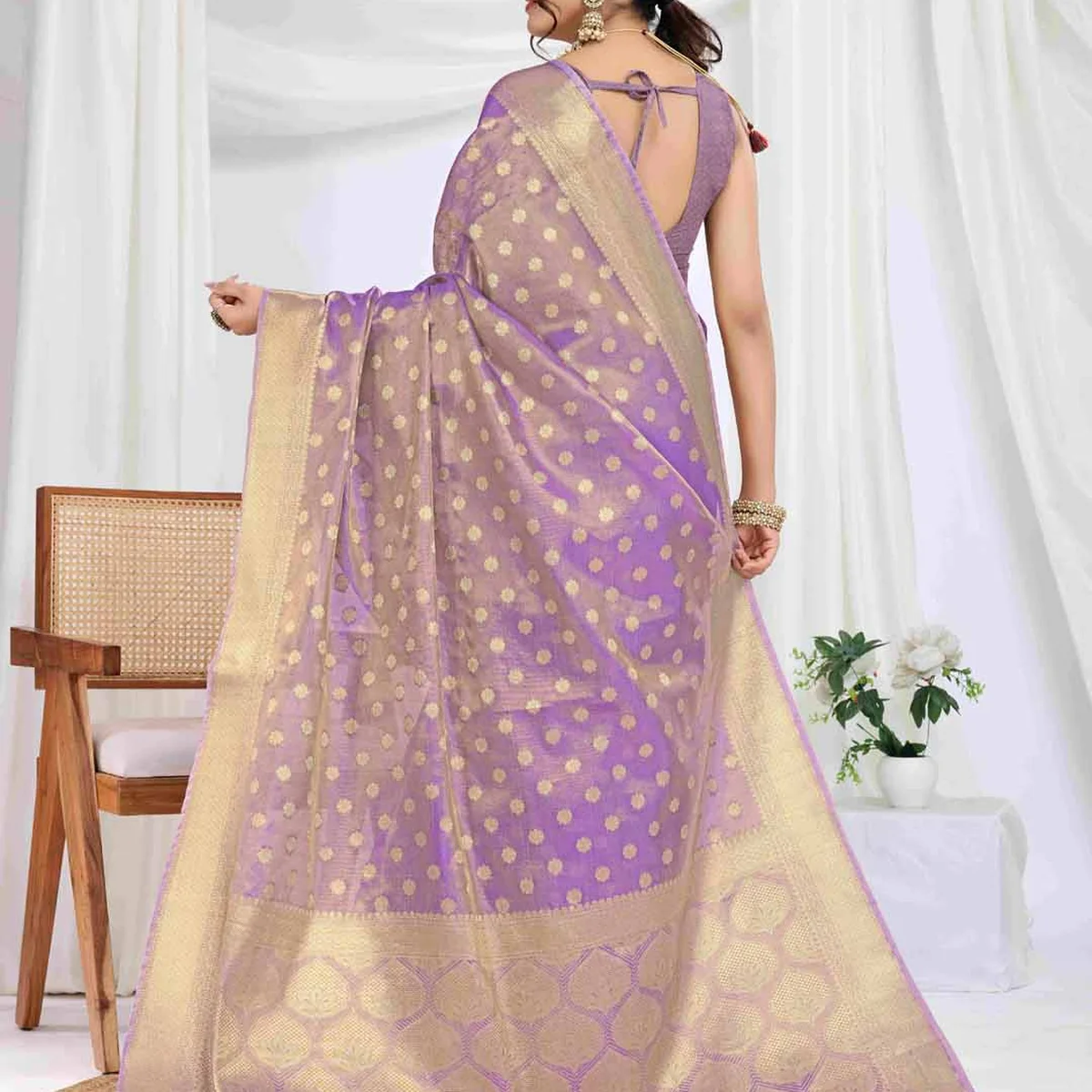 Purple Pure Tissue Silk Banarasi Saree With Brocade Blouse Piece thumbnail 4