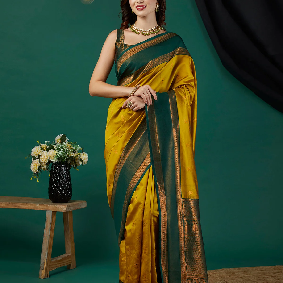 Banarasi Silk Saree With Blouse Piece thumbnail 2