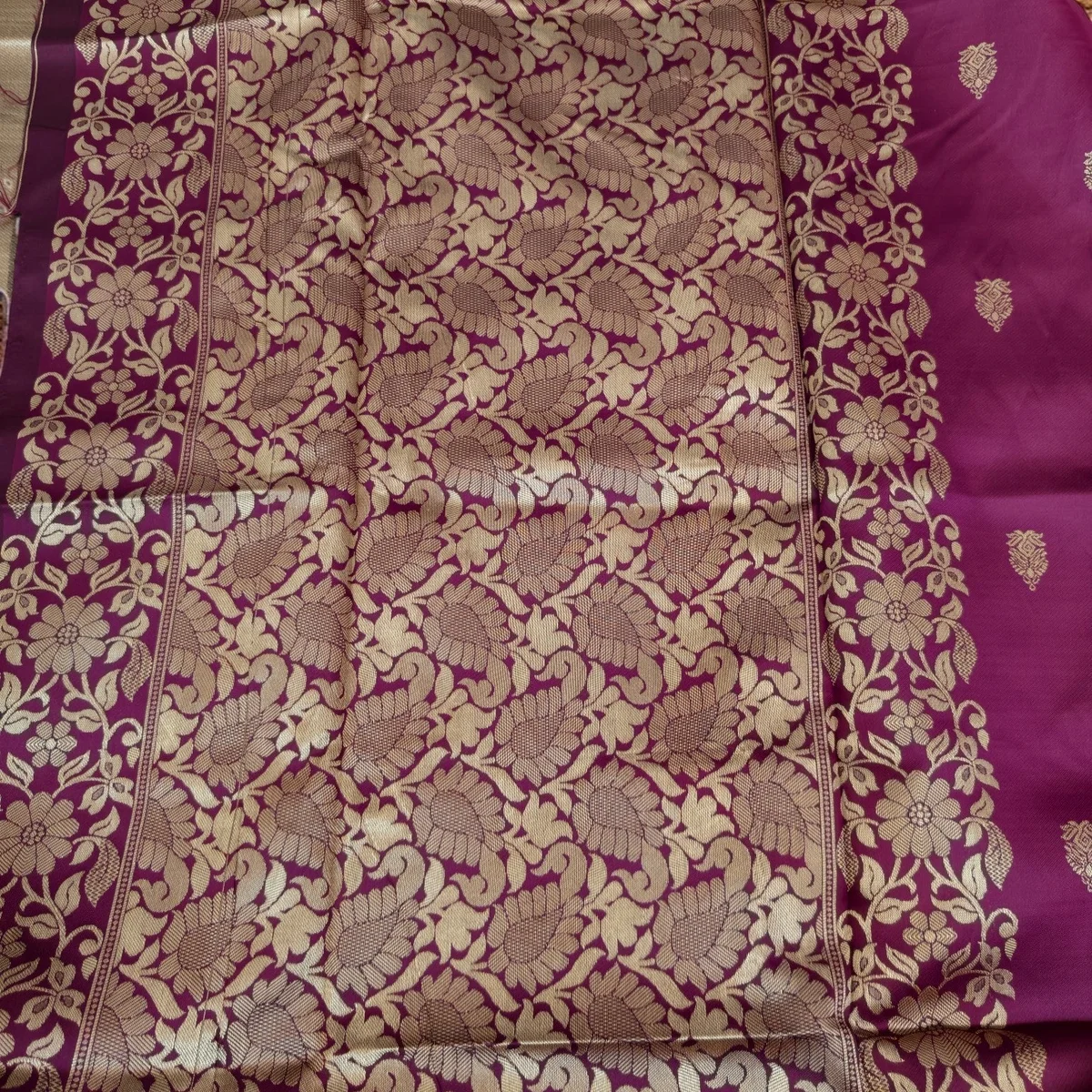 Magenta Banarasi Semi Silk Saree with Gold Zari thumbnail 4