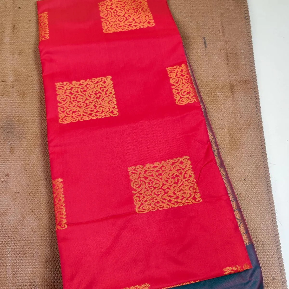 Zari Square Brocade Motif Semi Silk Saree thumbnail 3
