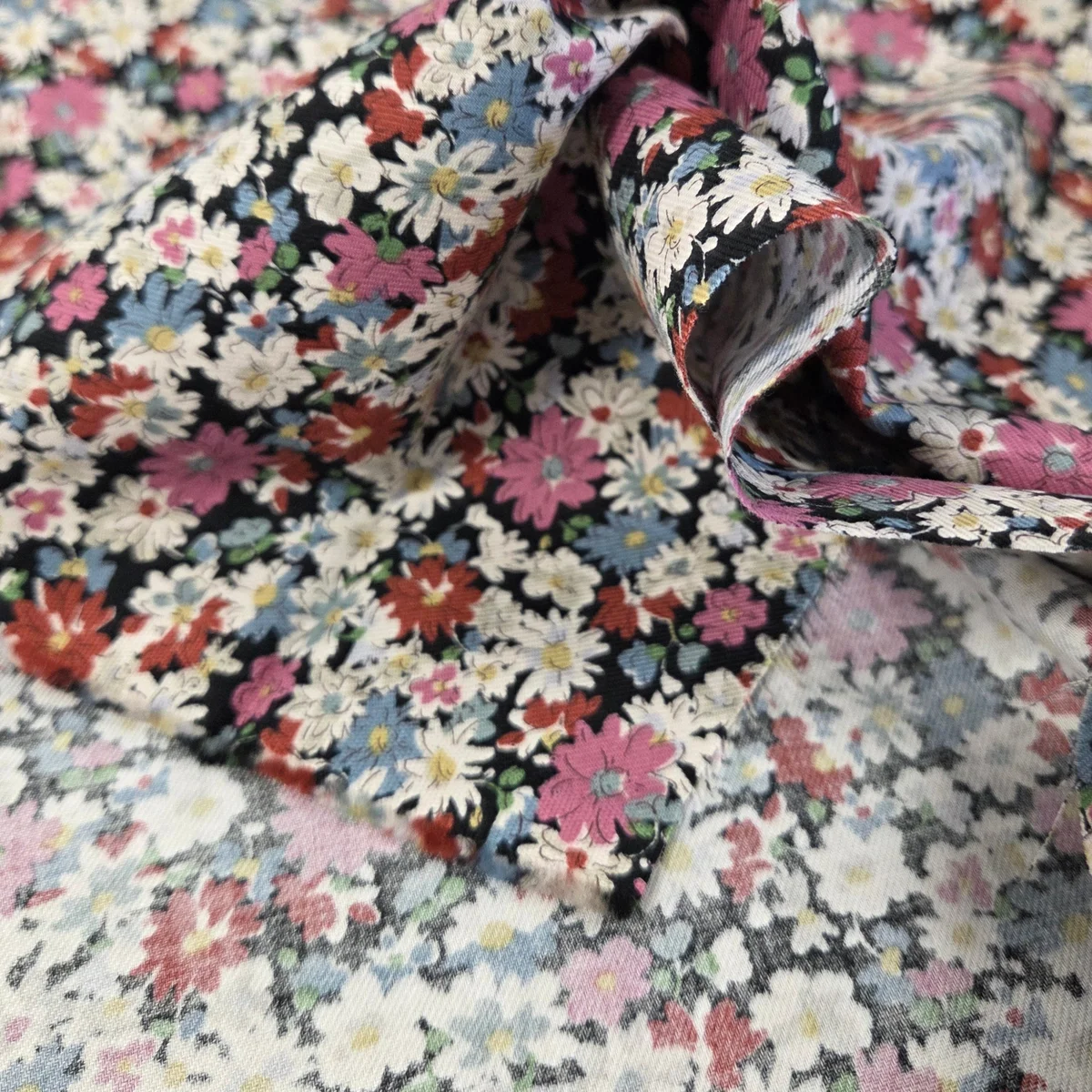 Japan Fabrics: Pink Scattered Floral Cotton Sheeting Twill Woven- by the yard thumbnail 4